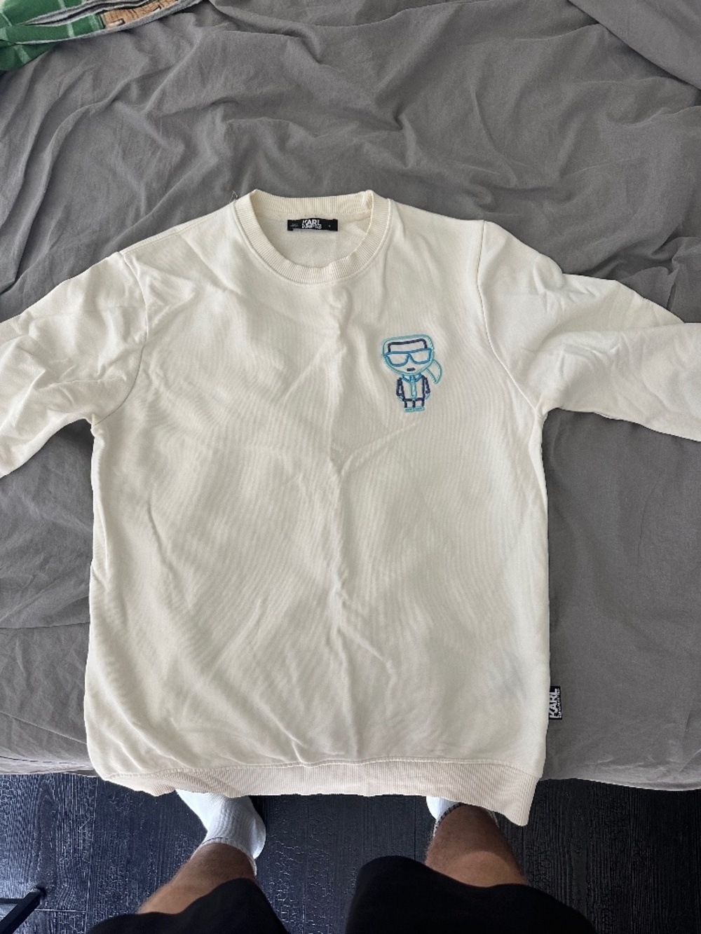 Hoodies and sweatshirts